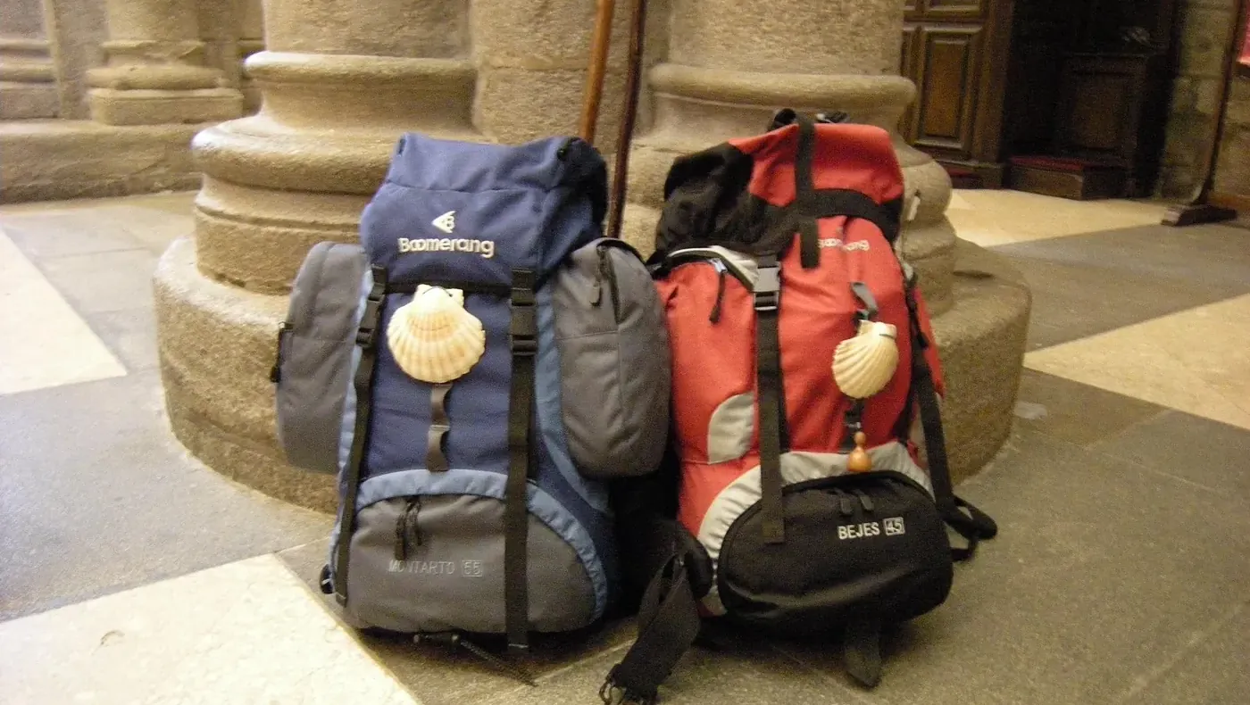Transporte de mochilas en el Camino de Santiago: cómo funciona y por qué cambia el viaje